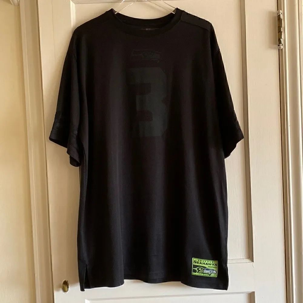 Majestic Seattle Seahawks Russell Wilson #3 Black Football Jersey Size XLT